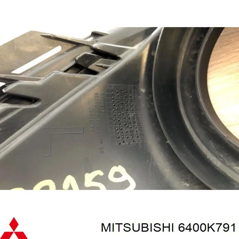 Compre 6400K791 Mitsubishi Borda (orla) das luzes de nevoeiro esquerda