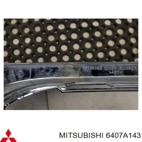 Moldura esquerda do pára-choque dianteiro Mitsubishi 6407A143 preço, a partir de 48,90 USD