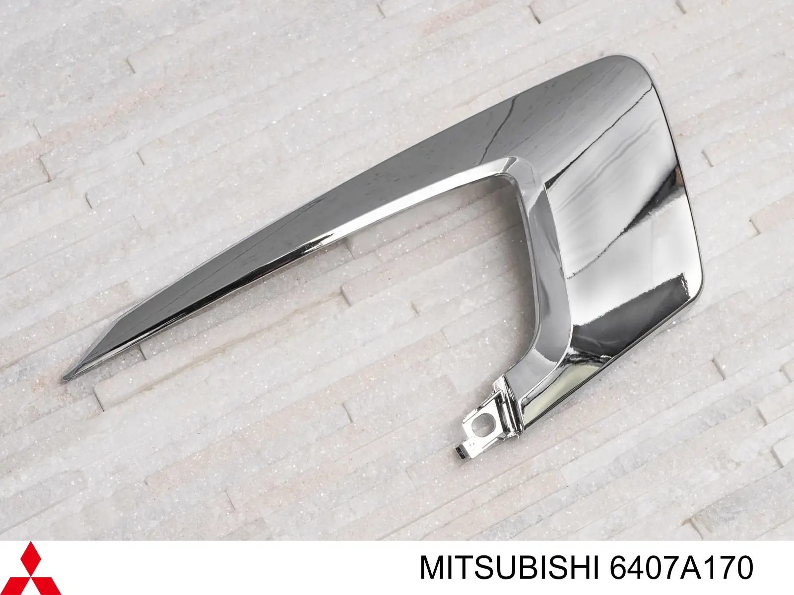 Borda (orla) das luzes de nevoeiro direita Mitsubishi 6407A170 preço, a partir de 36,82 USD