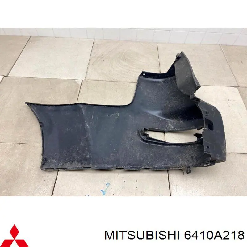6410A218 Mitsubishi Pára-choque traseiro, parte direita