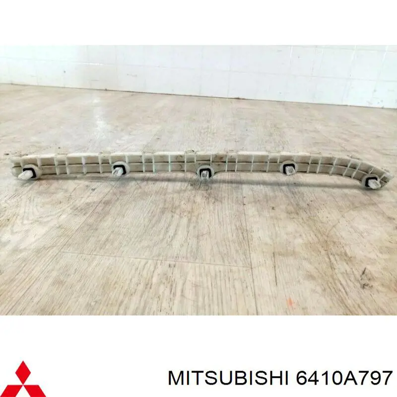 6410A797 Mitsubishi Consola esquerda do pára-choque traseiro externo