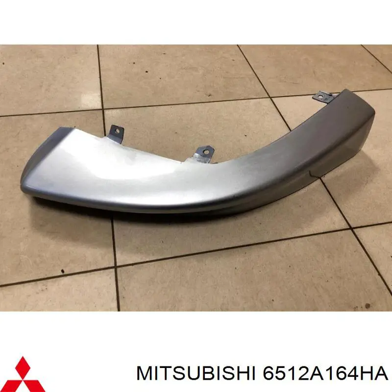 Spoiler direito do pára-choque dianteiro 6512A164HA Mitsubishi