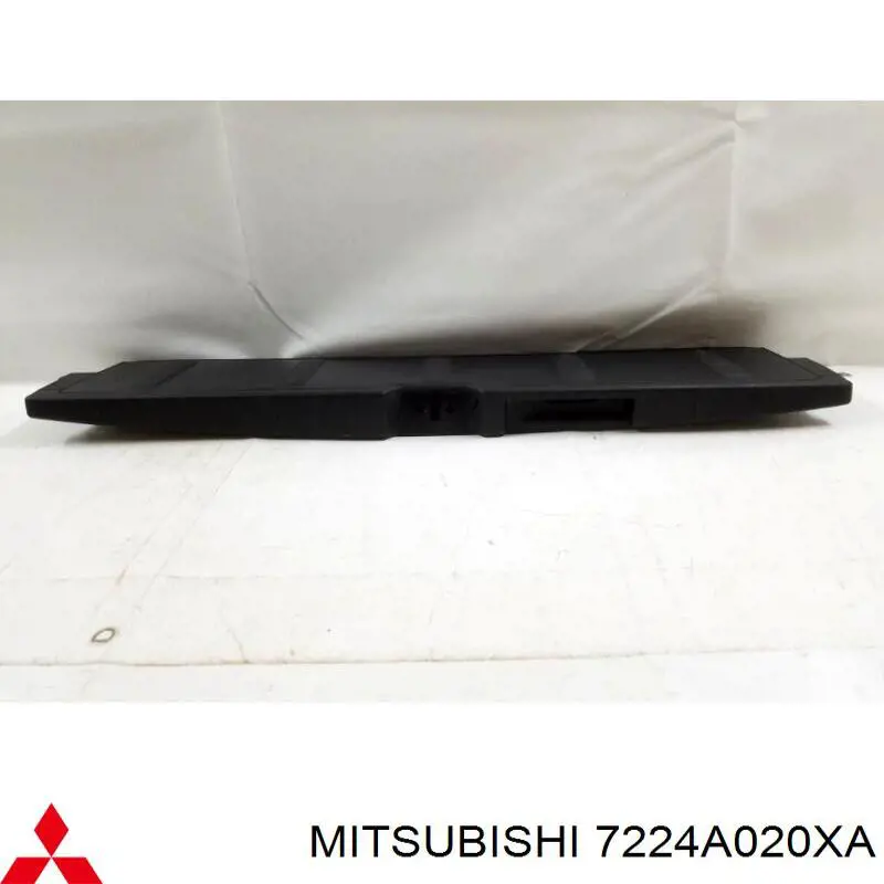 7224A020XA Mitsubishi Revestimento (cobrimento) de tampa de porta-malas (de 3ª/5ª porta traseira)