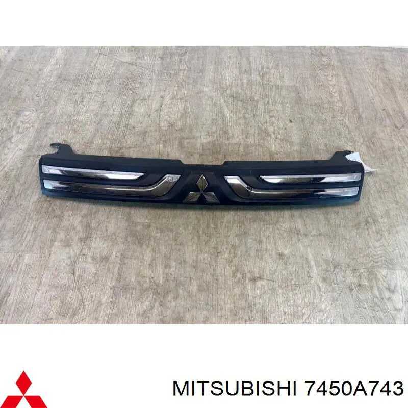 7450A743 Mitsubishi Grelha do radiador