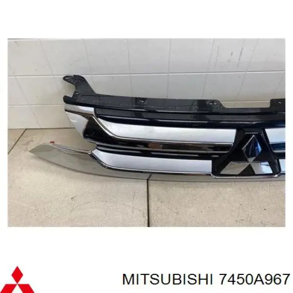 Compre 7450A967 Mitsubishi Grelha do radiador