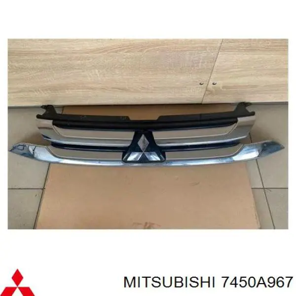 Compre 7450A967 Mitsubishi Grelha do radiador