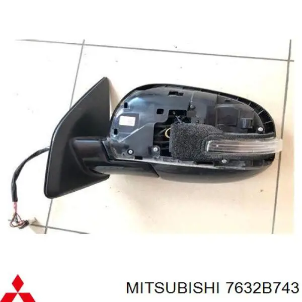 7632B743 Mitsubishi Espelho de retrovisão esquerdo