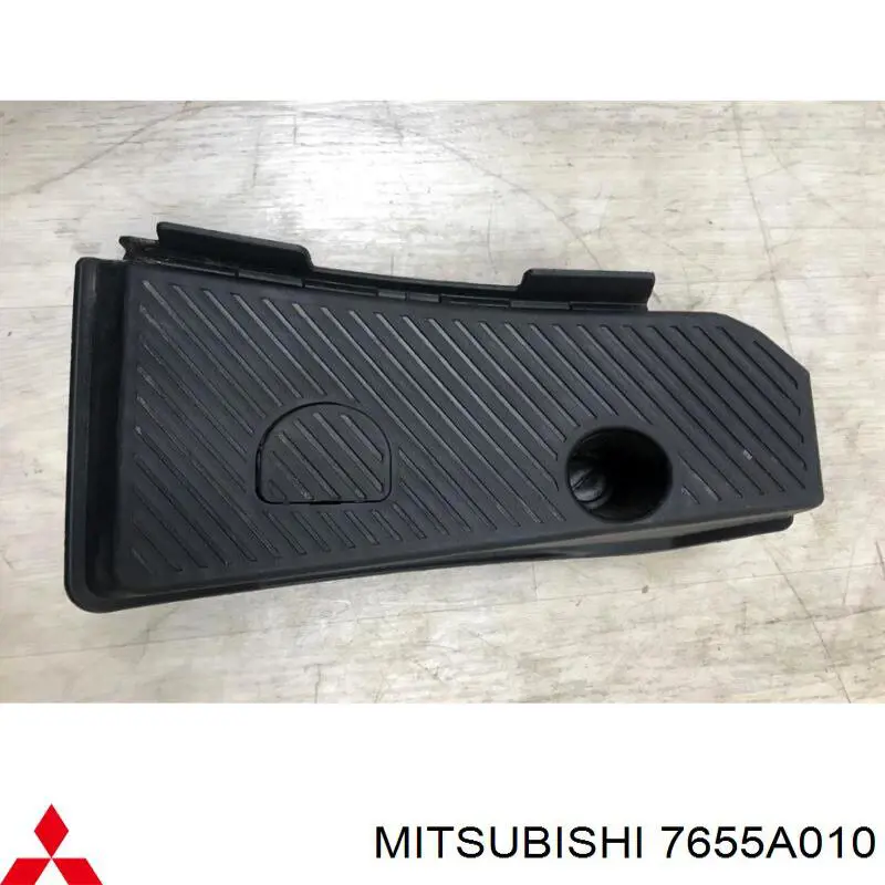 7655A010 Mitsubishi Apoio dianteiro para os pés