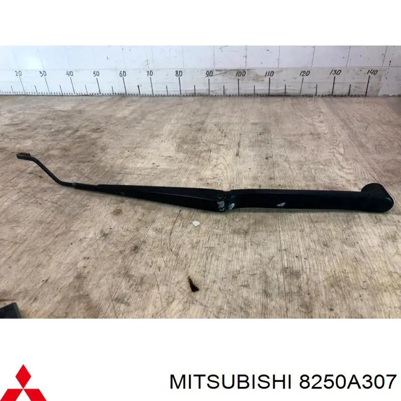 8250A307 Mitsubishi Braço de limpa-pára-brisas do pára-brisas