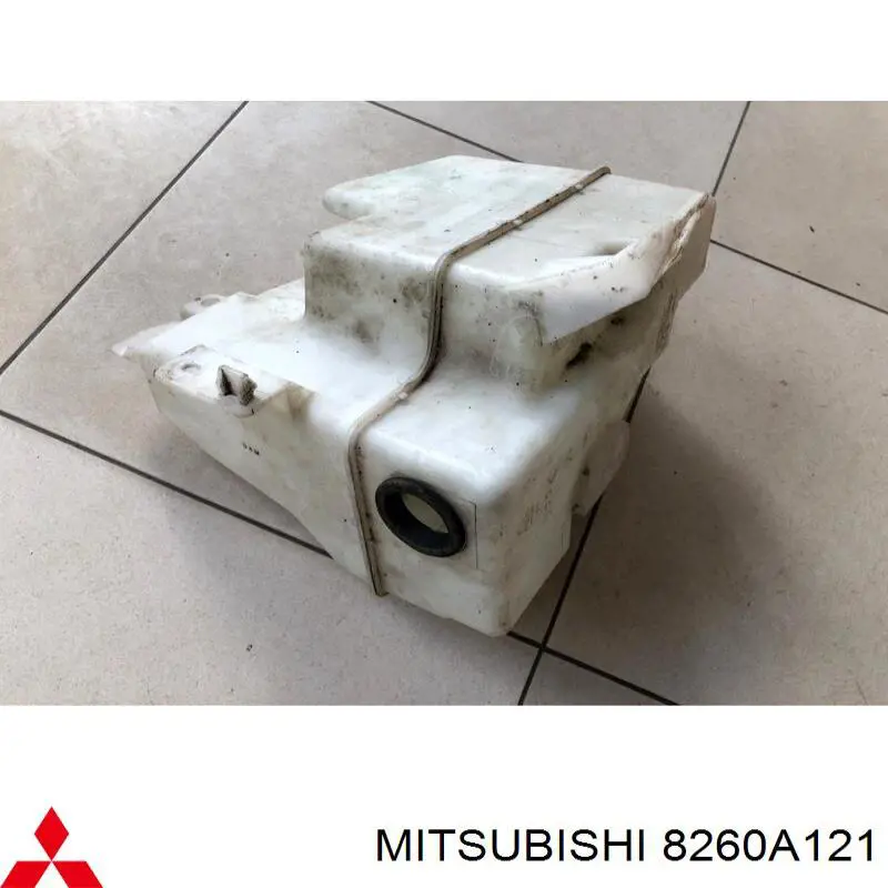 8260A121 Mitsubishi Tanque de fluido para lavador de vidro
