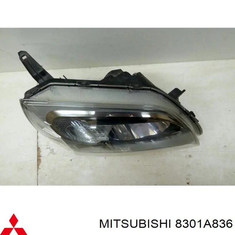 Luz direita para Mitsubishi Galant IX DJ, DM