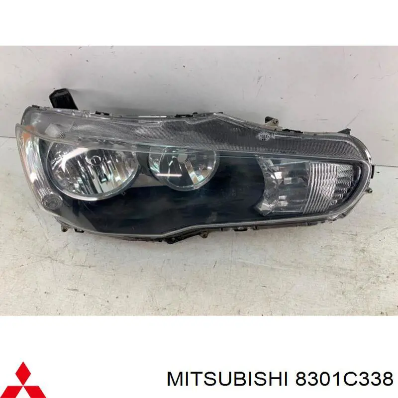 Compre 8301B624 Mitsubishi Luz direita