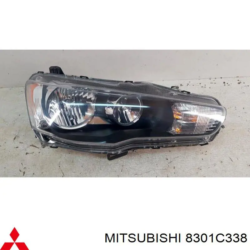 Compre 8301C338 Mitsubishi Luz direita