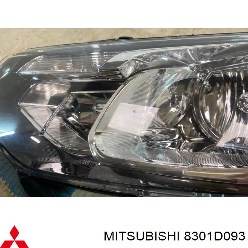 20F898052B TYC Luz esquerda