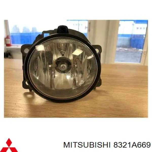 Compre 8321A669 Mitsubishi Luzes de nevoeiro esquerdas/direitas
