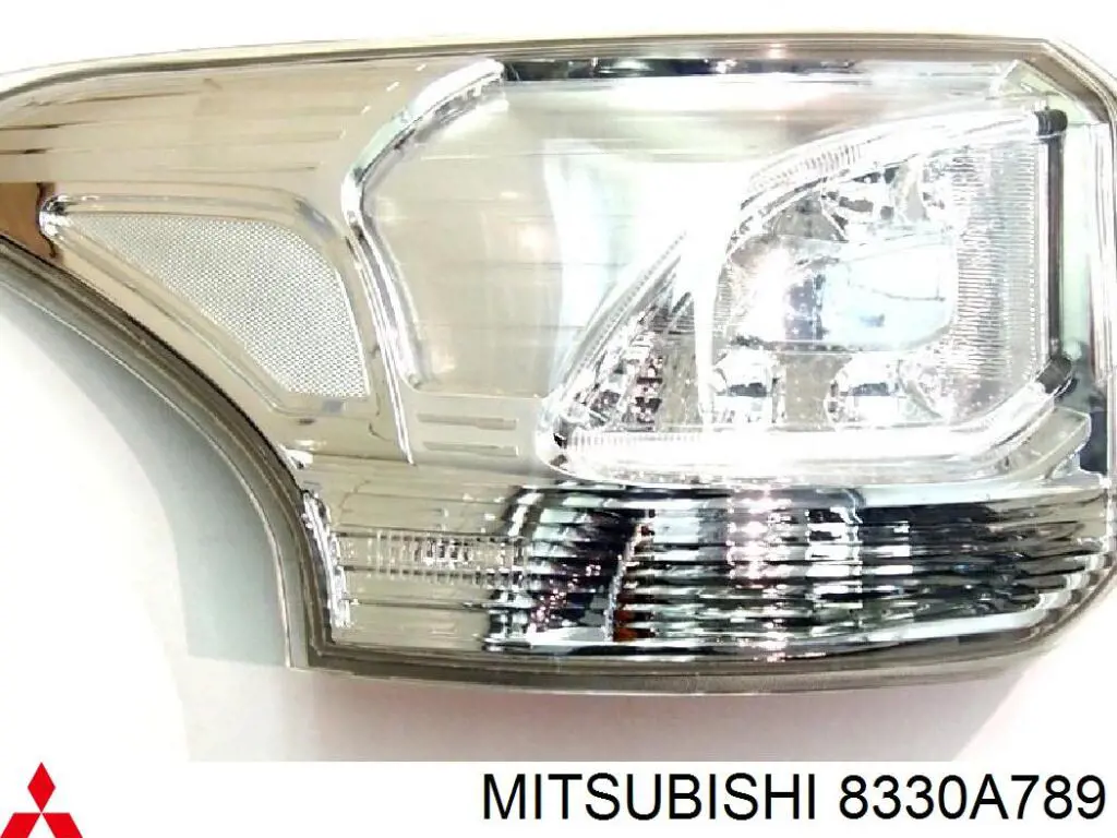 8330A789 Mitsubishi Lanterna traseira esquerda