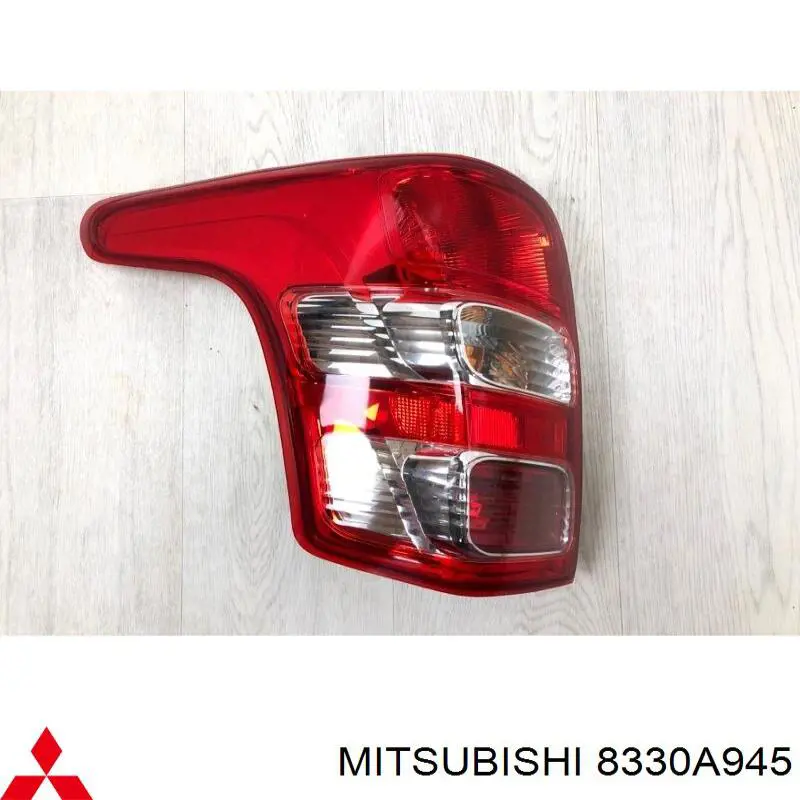 Compre 8330A945 Mitsubishi Lanterna traseira esquerda