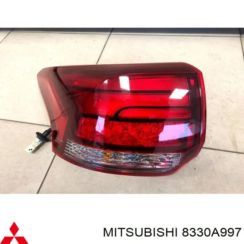 Lanterna traseira esquerda externa Mitsubishi 8330A997 preço, a partir de 249,54 USD