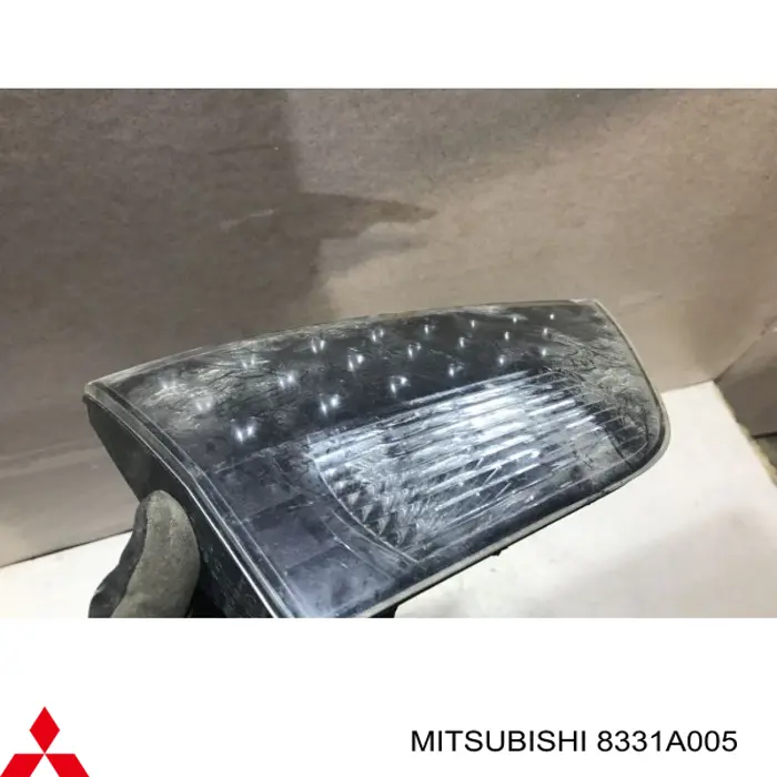 Lanterna traseira esquerda interna Mitsubishi 8331A005 preço, a partir de 89,65 USD