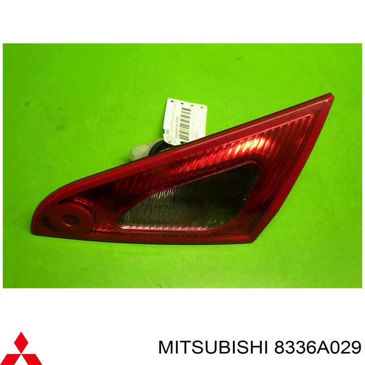 8331A026 Mitsubishi Lanterna traseira direita interna