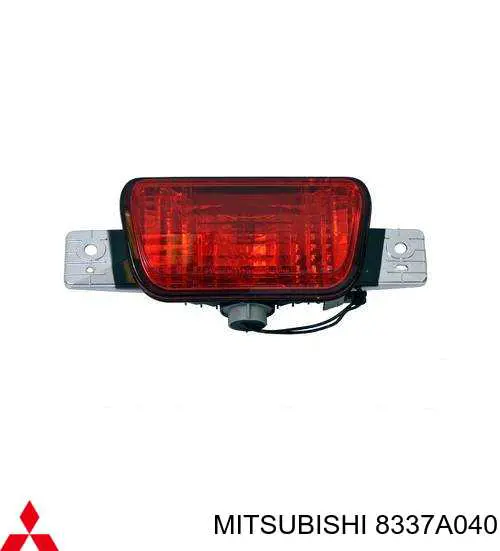 8337A040 Mitsubishi Lanterna de nevoeiro traseira esquerda