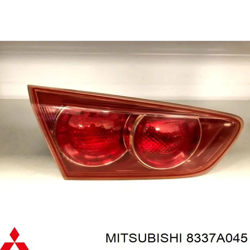 8337A079 Mitsubishi Lanterna traseira esquerda interna
