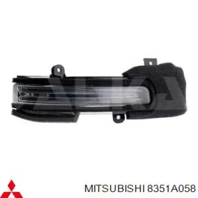 8351A058 Mitsubishi Pisca-pisca de espelho direito
