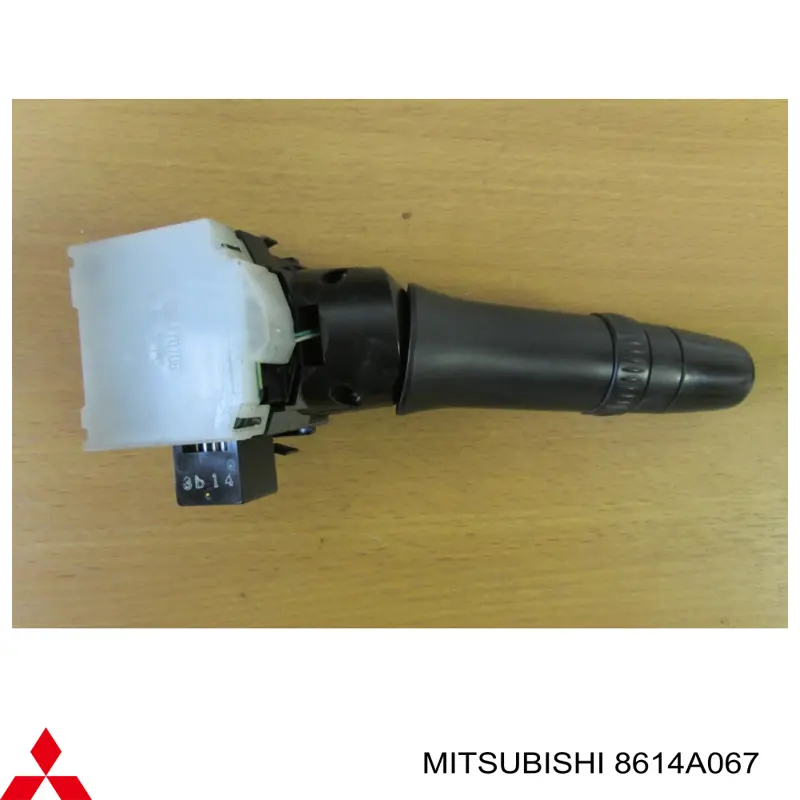 8614A067 Mitsubishi Comutador esquerdo instalado na coluna da direção
