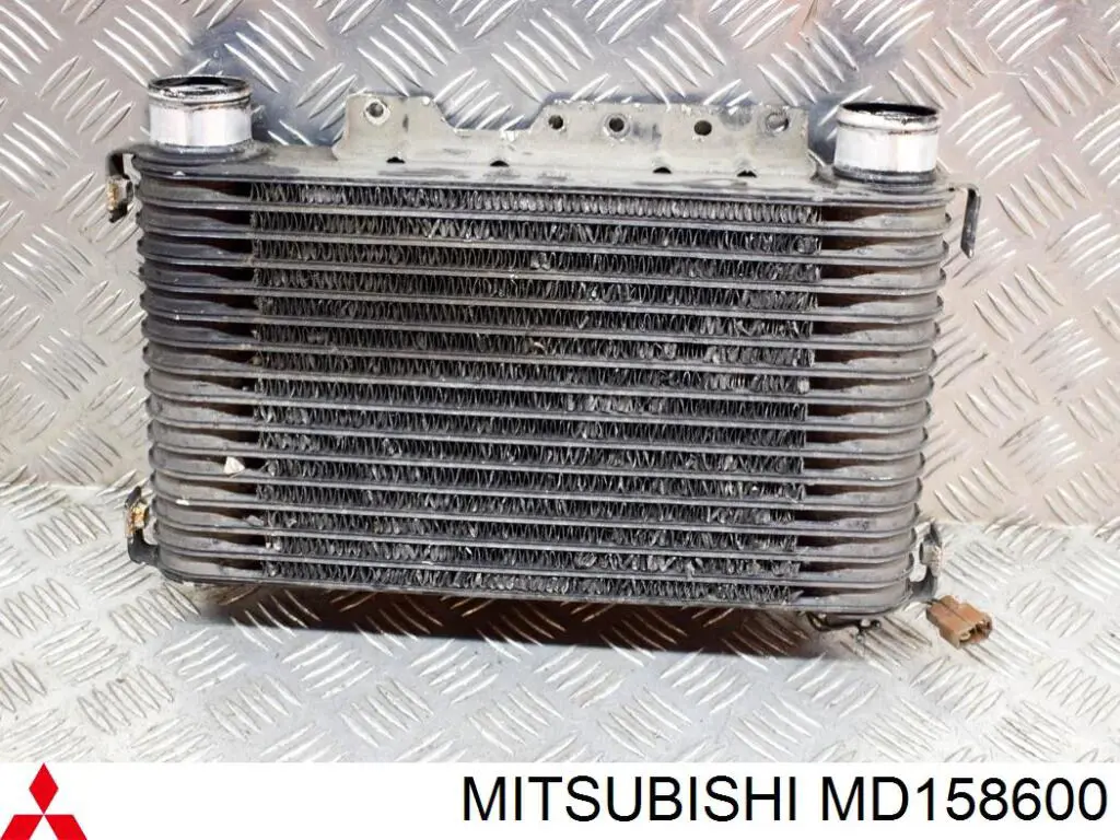 MD158600 Mitsubishi Radiador de intercooler