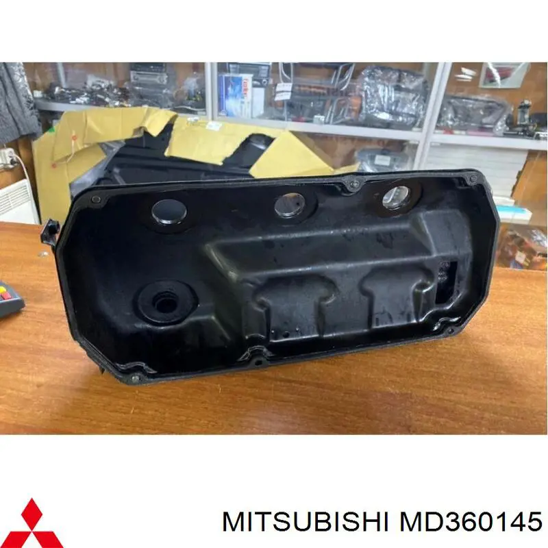 MD360145 Mitsubishi Tampa de válvulas direita