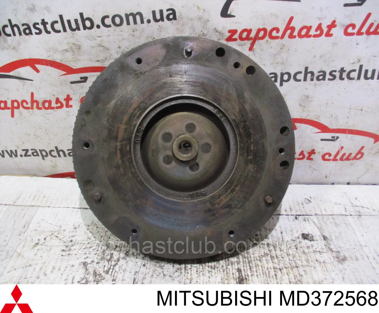 MD372568 Mitsubishi Volante de motor