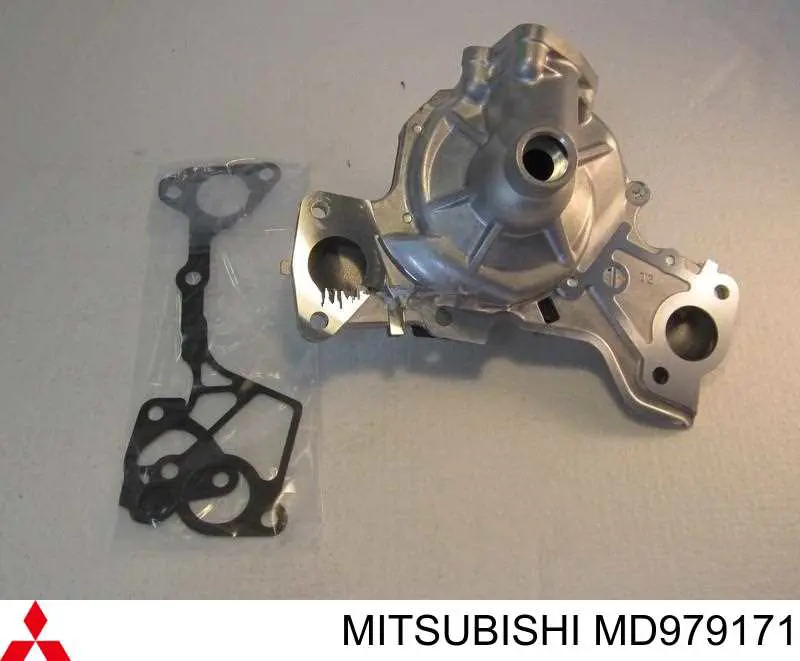 MD979171 Mitsubishi Bomba de água (bomba) de esfriamento