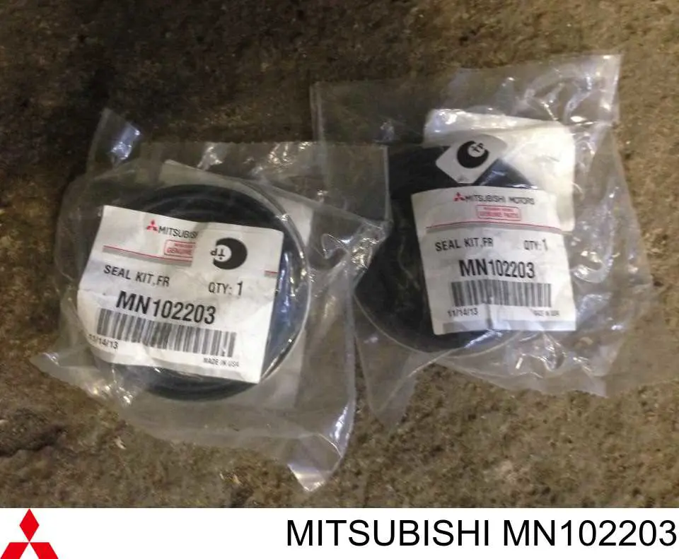 MN102203 Mitsubishi Kit de reparação de suporte do freio dianteiro