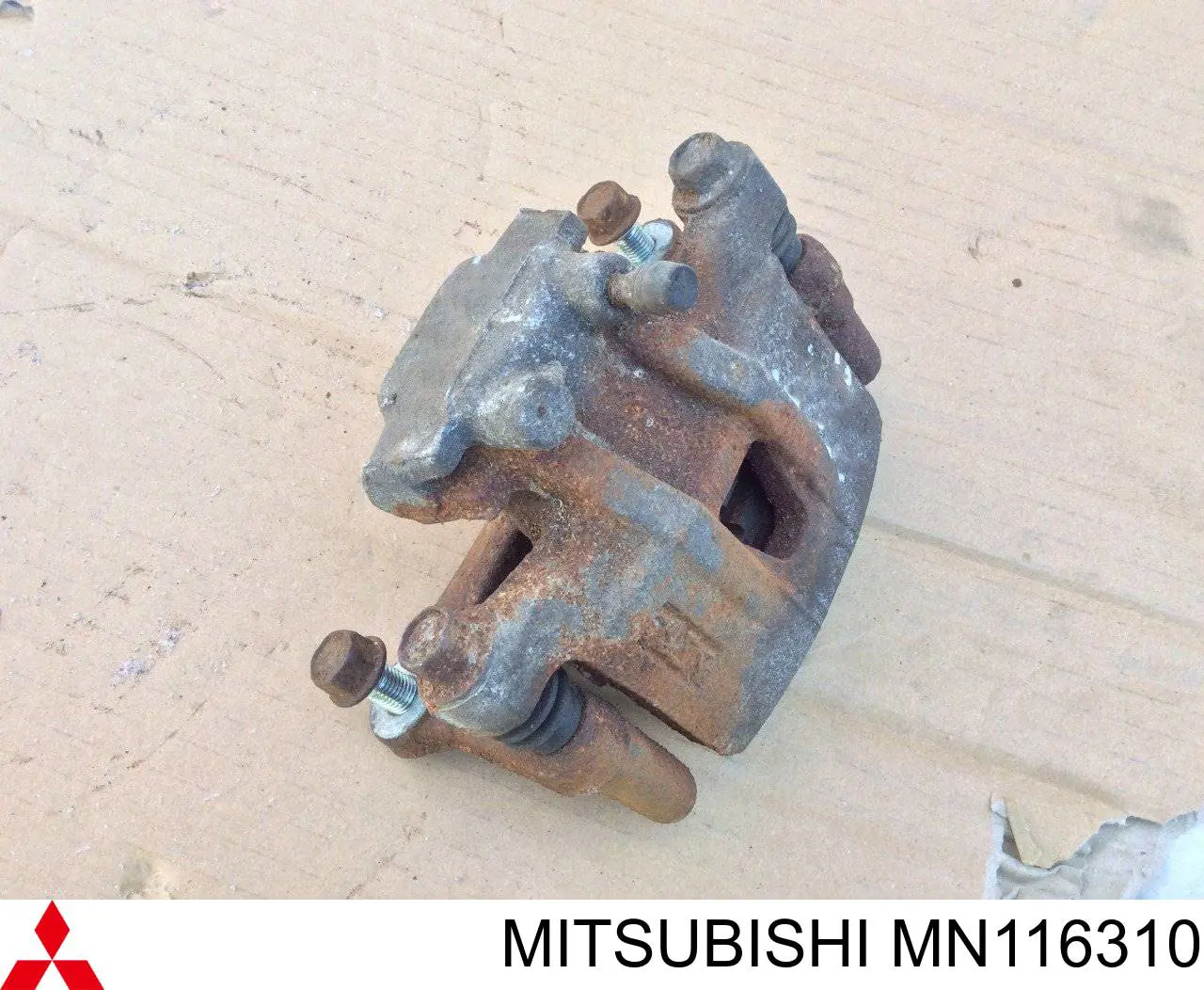 Compre MN116310 Mitsubishi Suporte do freio traseiro direito