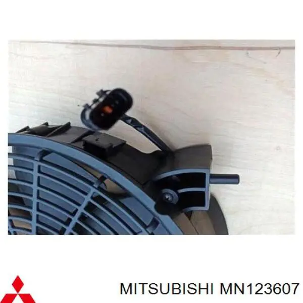 Compre Q3730076 Q-fix Difusor do radiador de aparelho de ar condicionado, montado com roda de aletas e o motor