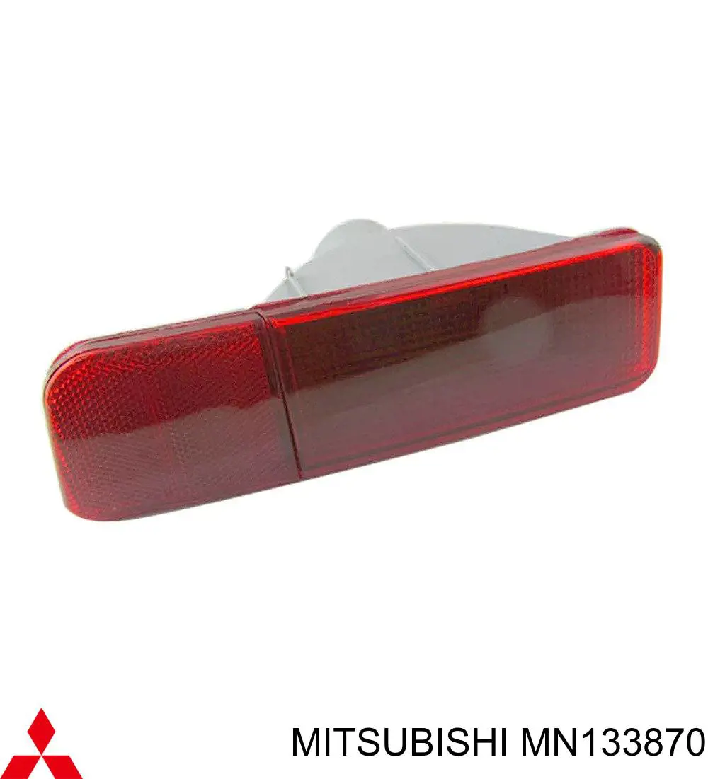 MN133870 Mitsubishi Retrorrefletor (refletor) do pára-choque traseiro direito