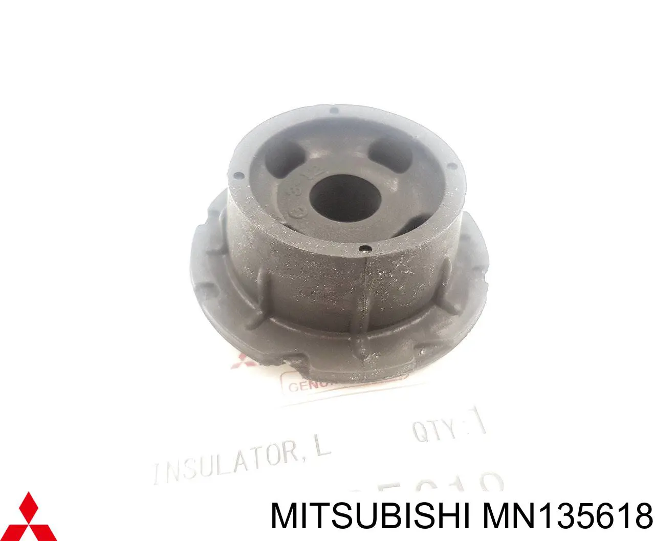 MN135618 Mitsubishi Consola (coxim de fixação) inferior do radiador