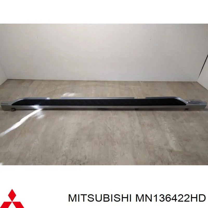 Placa sobreposta de estribo MN136422HD Mitsubishi