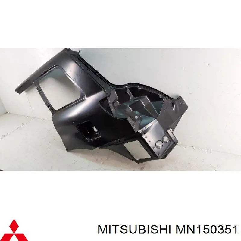 MN150351 Mitsubishi Pára-lama traseiro esquerdo