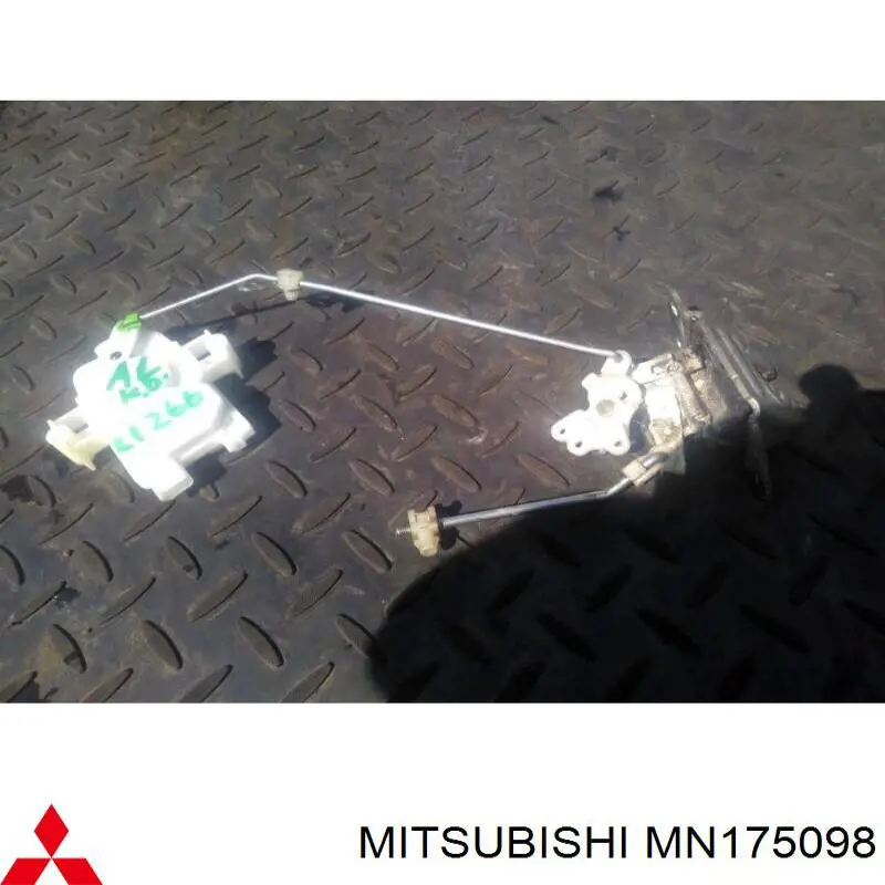 MN175098 Mitsubishi Fecho de tampa de porta-malas (de 3ª/5ª porta traseira)
