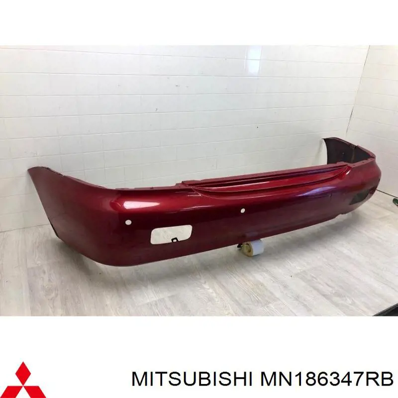 MN186345 Mitsubishi Pára-choque traseiro