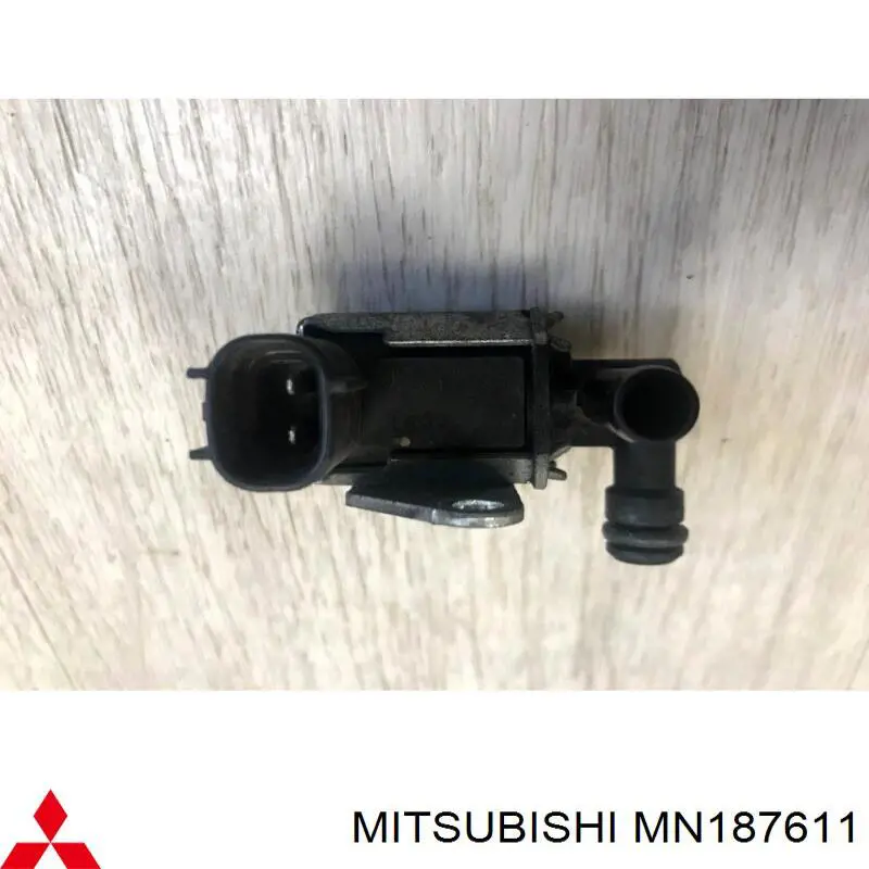 MN187611 Mitsubishi Válvula de ventilação dos gases do tanque de combustível