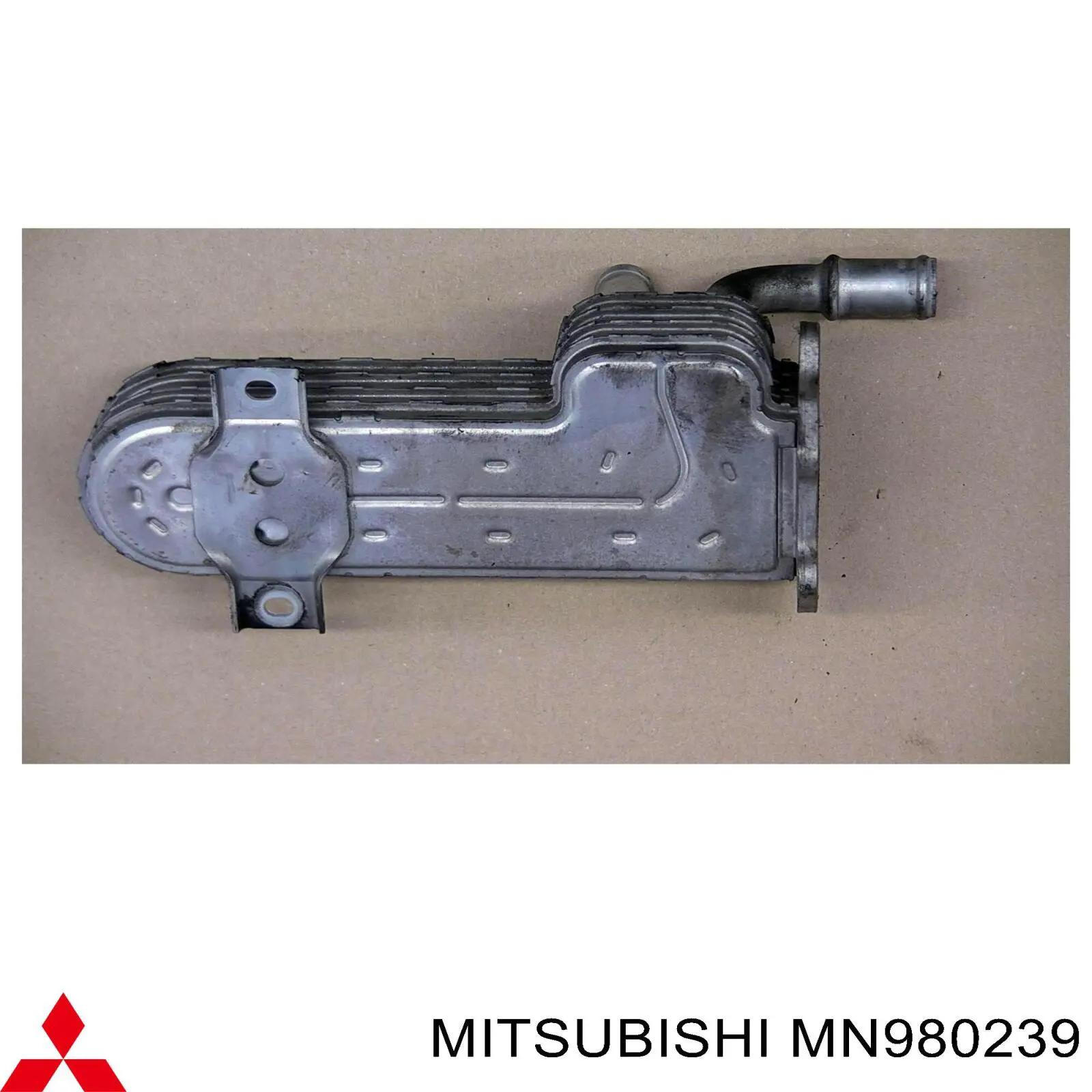 MN980239 Mitsubishi Radiador do sistema EGR de recirculação dos gases de escape