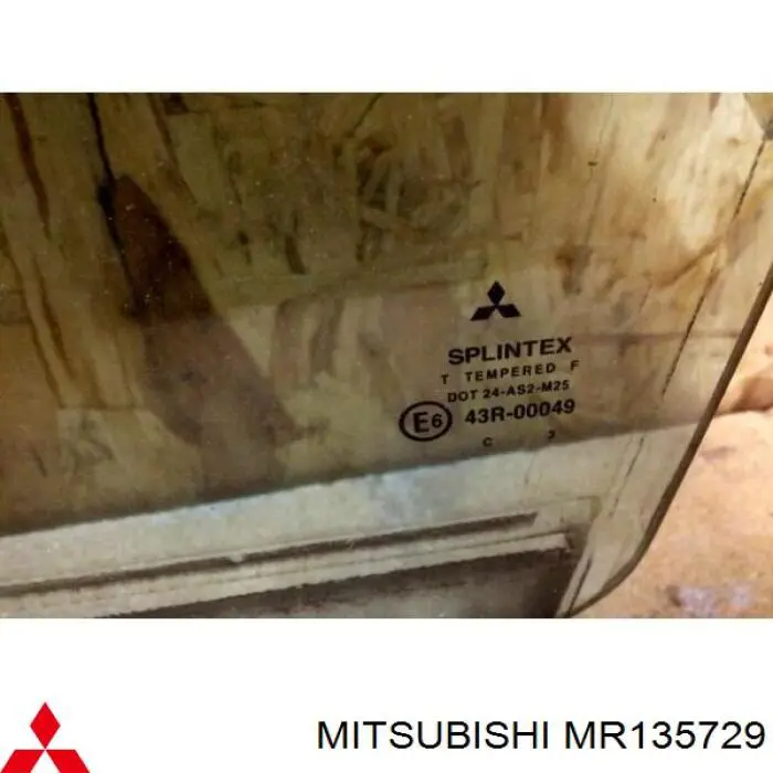 MR135729 Mitsubishi Vidro da porta dianteira esquerda