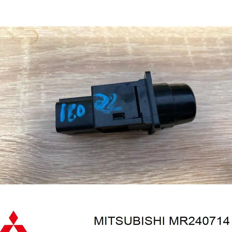 Botão de ativação de aquecimento de vidro traseiro Mitsubishi MR240714 preço, a partir de 79,11 USD
