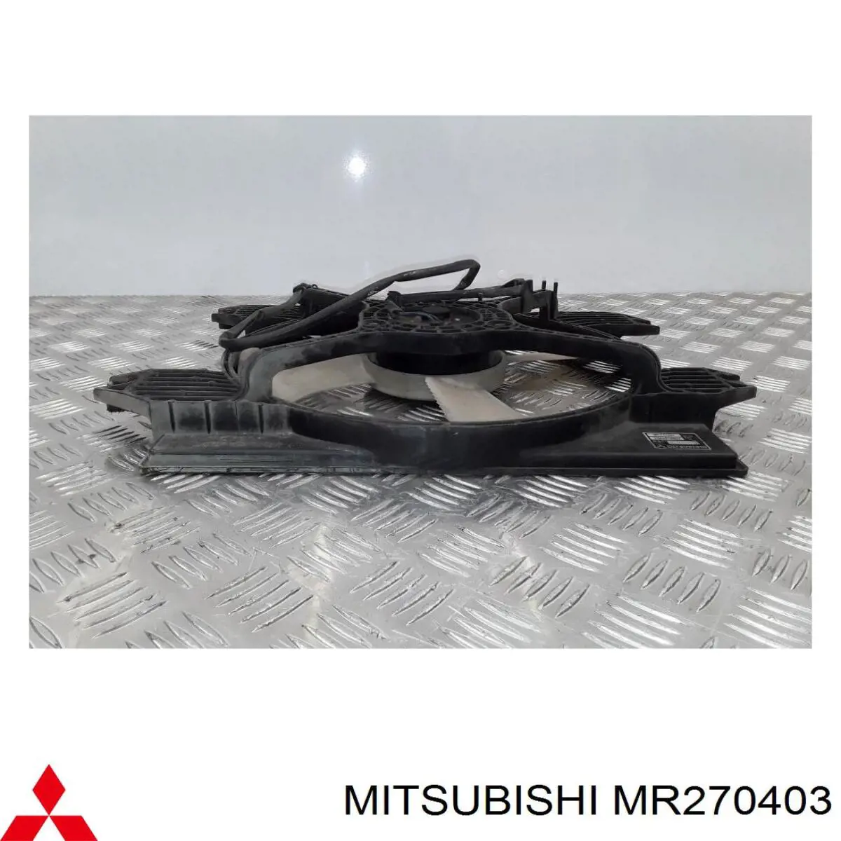 MR270403 Mitsubishi Difusor do radiador de aparelho de ar condicionado, montado com roda de aletas e o motor