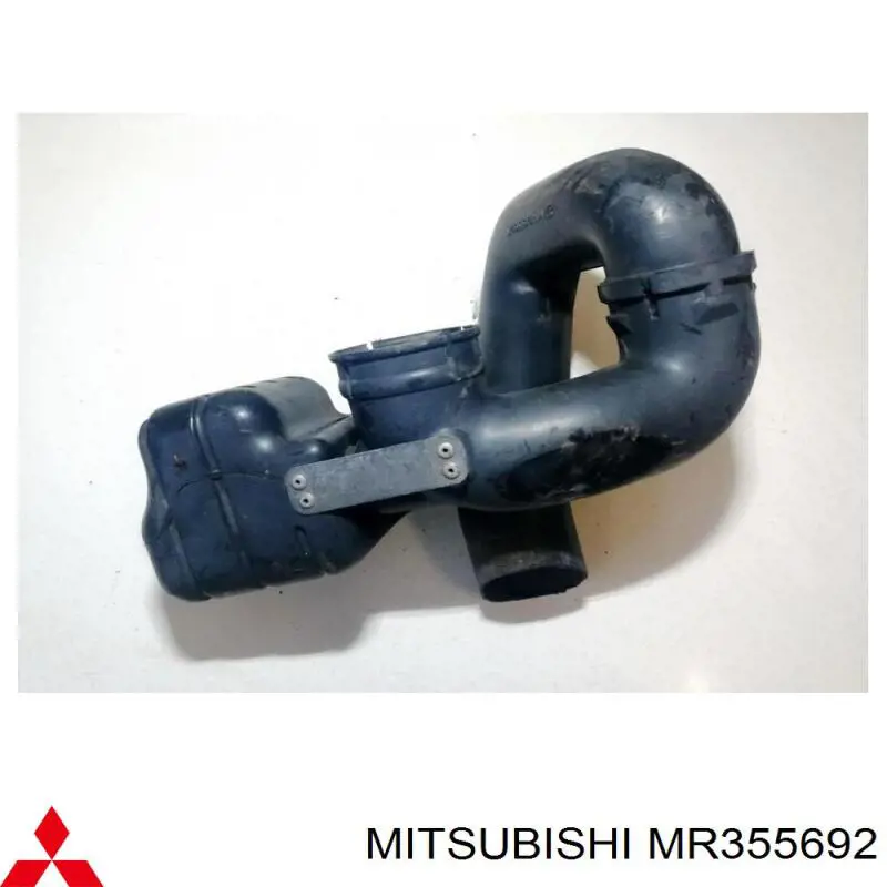 MR355692 Mitsubishi Tomada de ar de filtro de ar