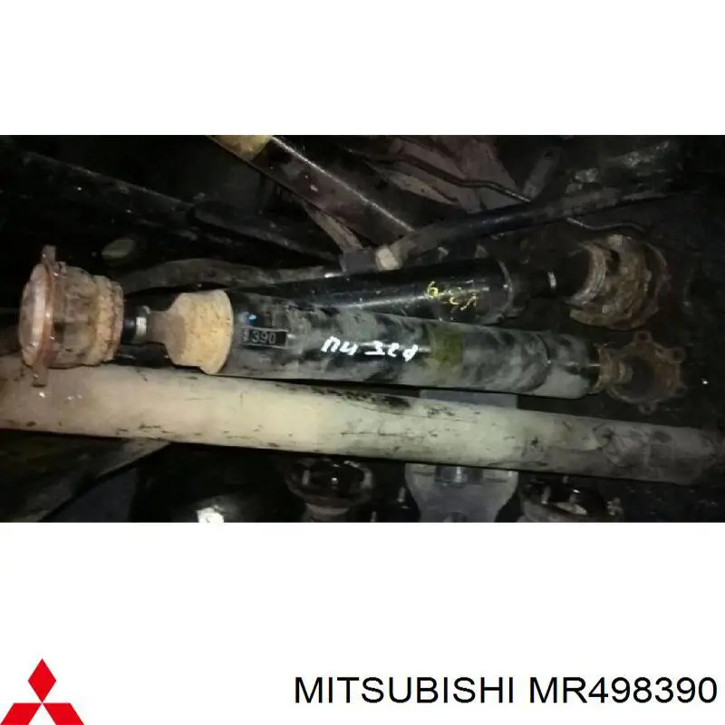 MR498390 Mitsubishi Junta universal traseira montada