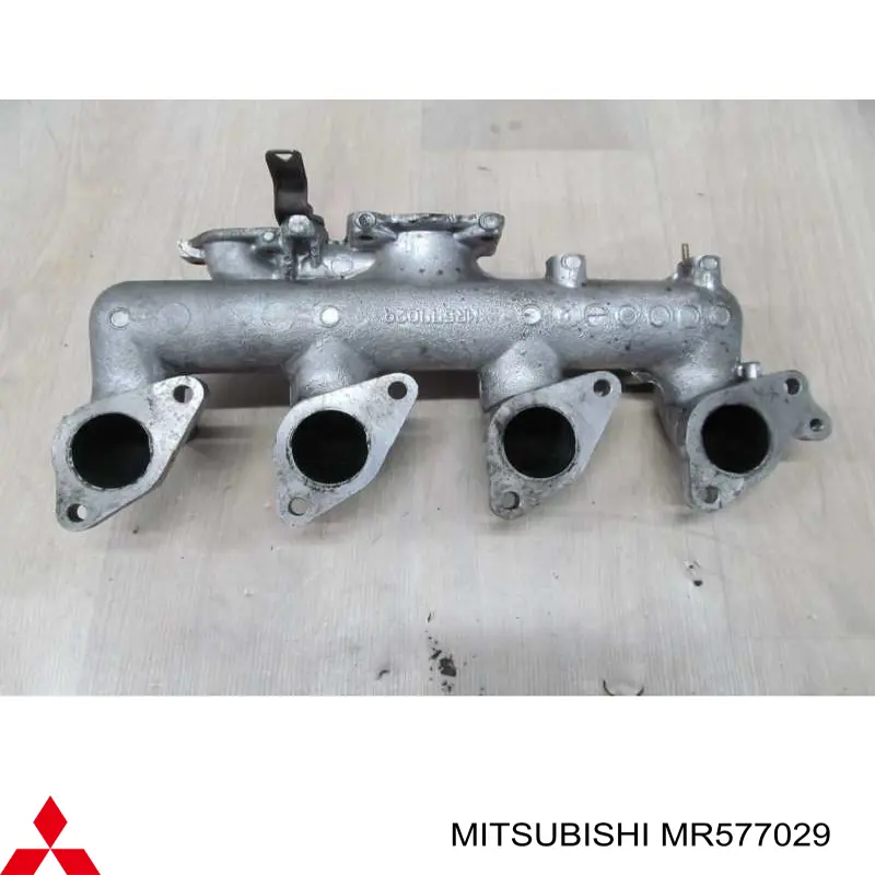 MR577029 Mitsubishi Tubo coletor de admissão