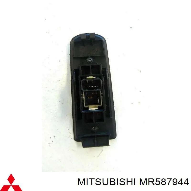 Unidade de botões dianteira direita de controlo de elevador de vidro Mitsubishi MR587944 preço, a partir de 21,41 USD